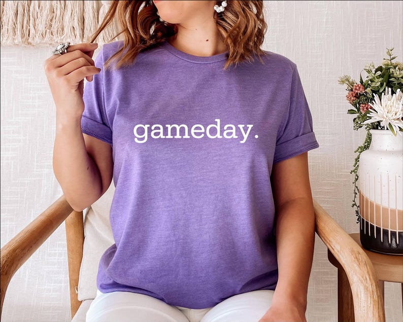 Maglietta per il giorno della partita, maglietta per il giorno della partita, maglietta sportiva da donna, maglietta grafica da baseball, calcio, basket, maglietta della squadra per il giorno della partita, regalo per mamma e papà sportivi immagine 7