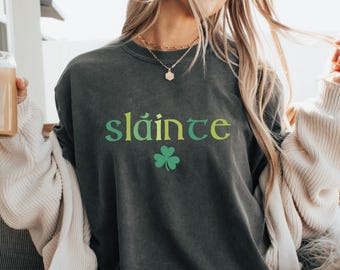 Slainte St Patrick's Day Shirt: Comfort Colors® Irisches Grafik-T-Shirt, Glücksklee-Party-Outfit
