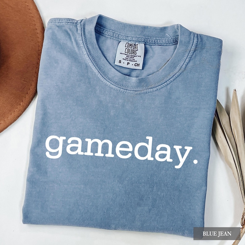 Maglietta per il giorno della partita, maglietta per il giorno della partita, maglietta sportiva da donna, maglietta grafica da baseball, calcio, basket, maglietta della squadra per il giorno della partita, regalo per mamma e papà sportivi immagine 1