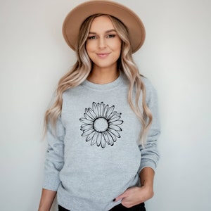 Daisy Sweatshirt, Daisy Women's Crewneck, Wildflower Shirt, Boho Graphic, Floral TShirt, Sweatshirt Active, Gift for Her image 3