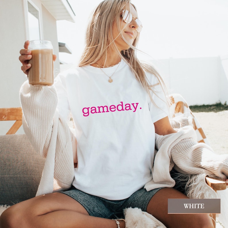 Maglietta per il giorno della partita, maglietta per il giorno della partita, maglietta sportiva da donna, maglietta grafica da baseball, calcio, basket, maglietta della squadra per il giorno della partita, regalo per mamma e papà sportivi immagine 5