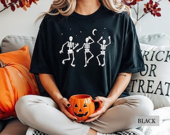 Camiseta de esqueleto bailarín - Camiseta de esqueleto de Halloween de Comfort Colors®, temporada espeluznante, atuendo de octubre, gráfico de esqueleto bailando
