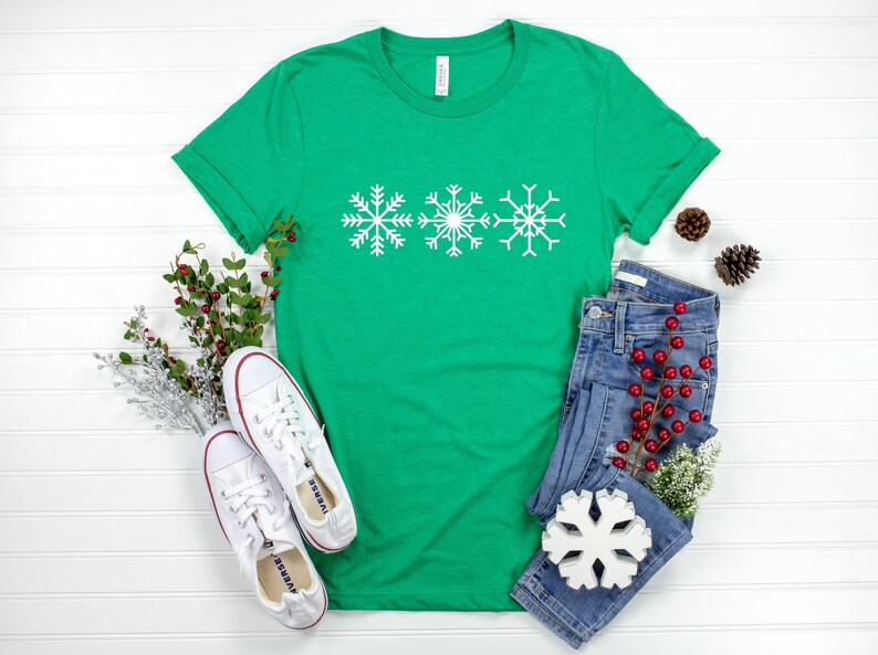 Snowflake T Shirt // Winter T Shirt // Snowflake Graphic Tee | Etsy