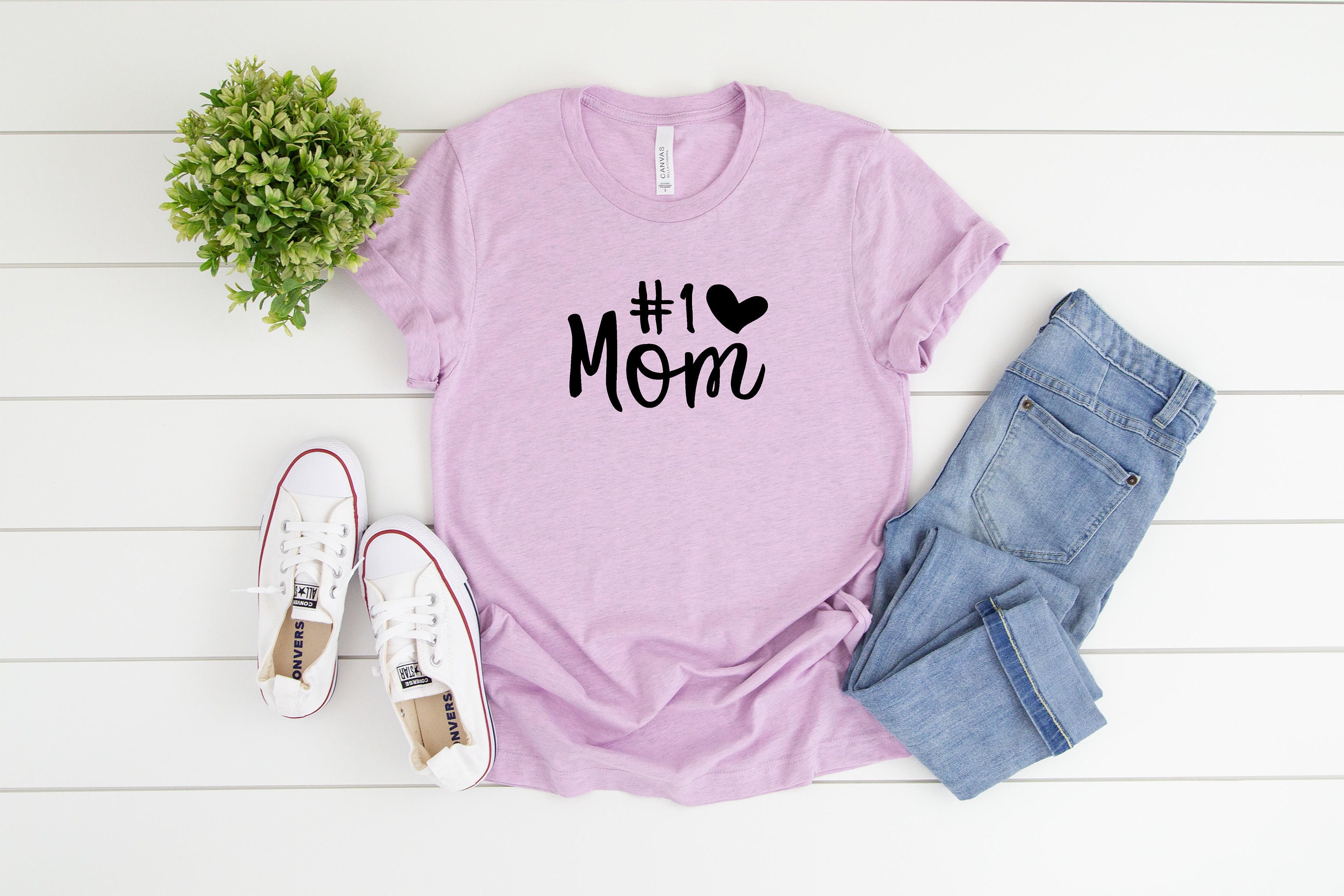 Number One Mom Shirt: #1 Mama Graphic Tee, Mother's Day Gift - Etsy