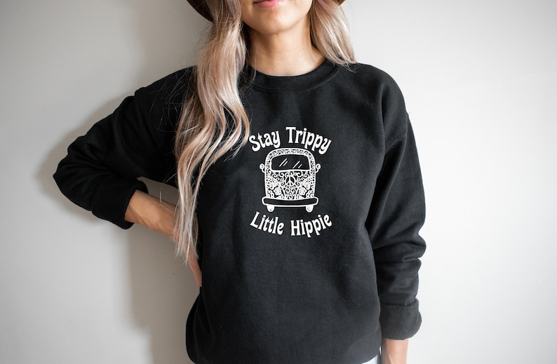 Sudadera hippie Stay Trippy, camiseta de los años 70, camiseta hippie, camiseta bohemia, camiseta con gráficos retro, ropa hippie, ropa hippie, camiseta retro imagen 2