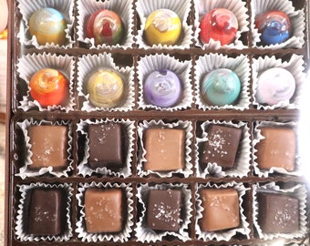 Christmas Truffle and Caramel Gift Box: Assorted Milk and Dark Chocolate