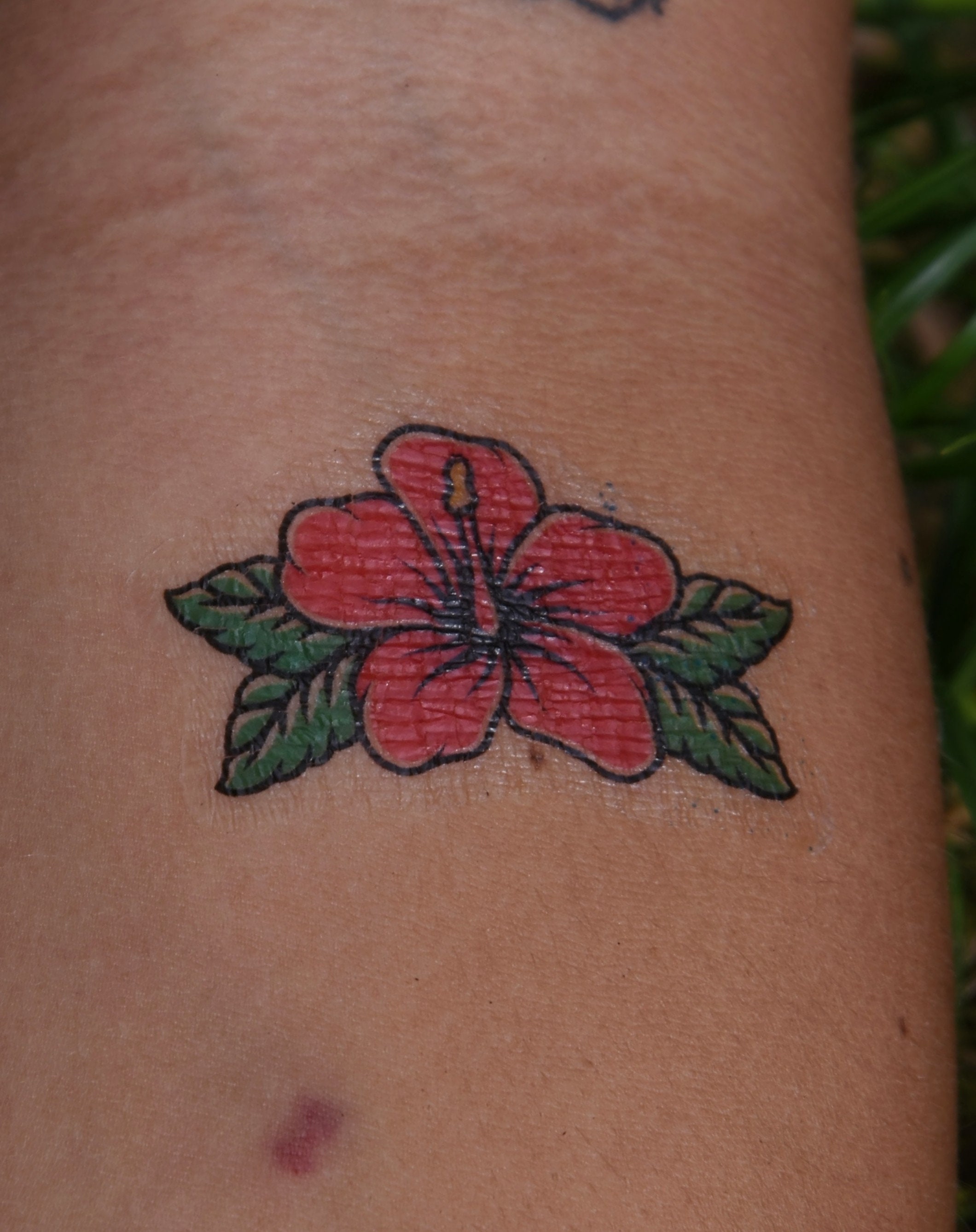 Hawaii Flower Tattoo - Etsy Hawaii Flower Tattoo - Etsy