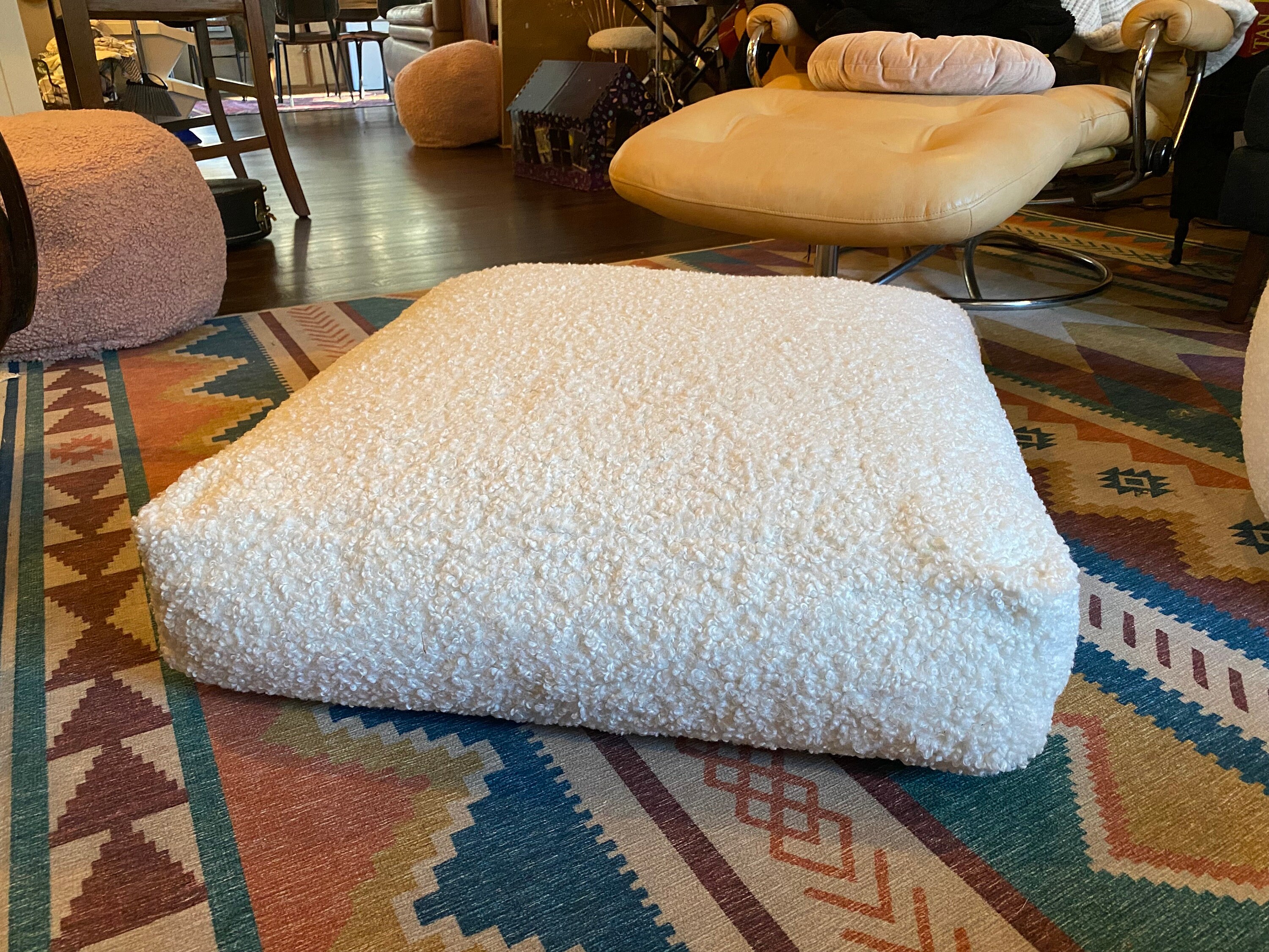 Chilihom Pouf rotondo imbottito in bouclé con contenitore, set di 2 sgabelli da toeletta con coperchio rimovibile, colore bianco, alta sedia ottomana per soggiorno, pouf, poggiapiedi, idea regalo