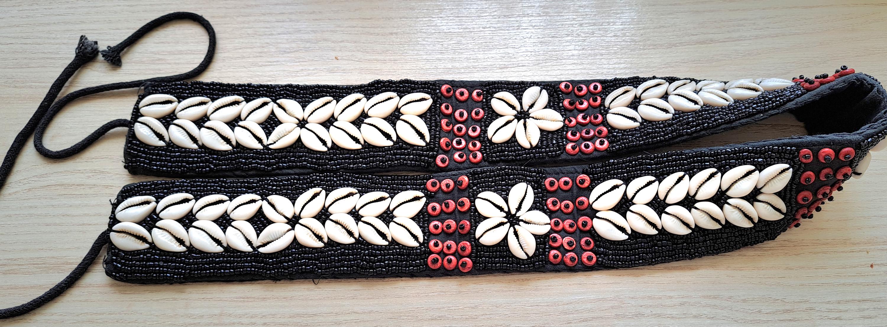 A Vintage,tibetan,cowrie Shell,tie On, Beaded Belt 86cm L  display picture 1