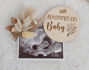 Holzschild "Wir bekommen ein Baby"