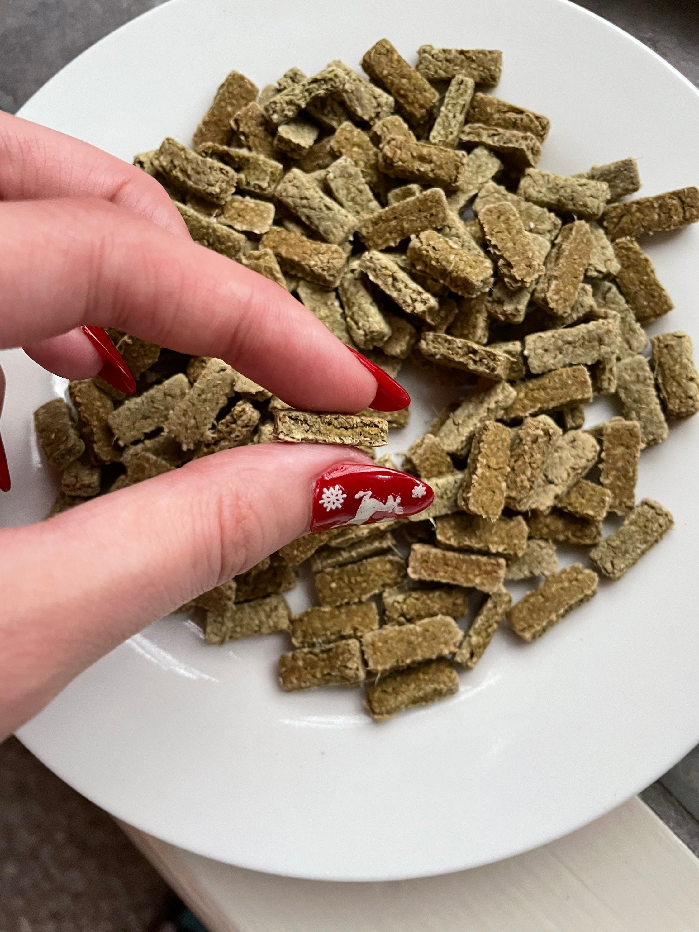 Pet Food & Treats Thyme Treats for Rabbits Thyme Snack Bars for Bunnies