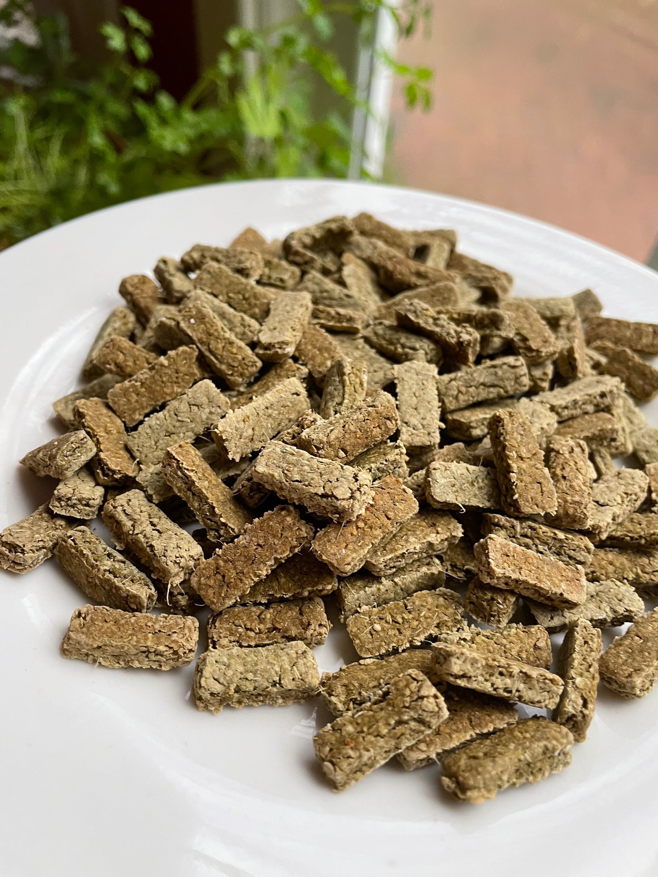 Pet Food & Treats Thyme Treats for Rabbits Thyme Snack Bars for Bunnies