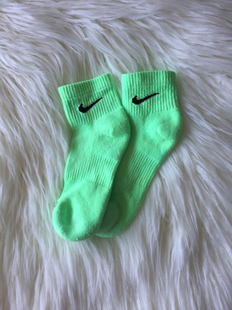 coloured nike ankle socks
