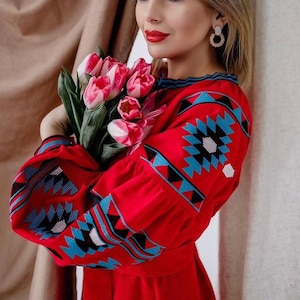 Broderad röd klänning för kvinnor. Klänning för DIG. Lång etnofolklig maxi bohoklänning! Present till henne, kvinna, flicka. Ukrainsk linneklänning. Vyshyvanka