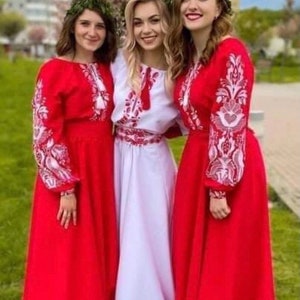 Robe vyshyvanka ukrainienne, robe bohème. Cadeau pour fille. Cadeau pour femme Cadeau pour Noël. Cadeau pour Pâques. Vyshyvanka. Folk, Robe ethnique