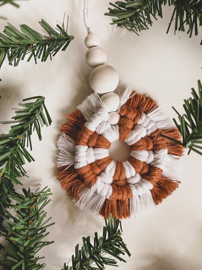 Candy Cane Christmas Ornaments Set of 4 / Macrame Ornaments / Christmas Decorations / Unique Gifts / Holiday / Stocking Stuffers / Decor 画像 4