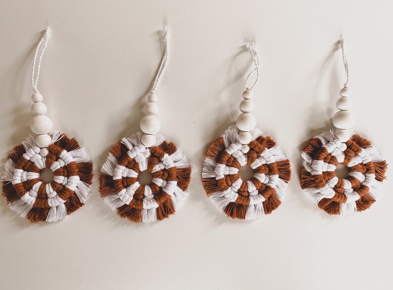 Candy Cane Christmas Ornaments Set of 4 / Macrame Ornaments / Christmas Decorations / Unique Gifts / Holiday / Stocking Stuffers / Decor 画像 3