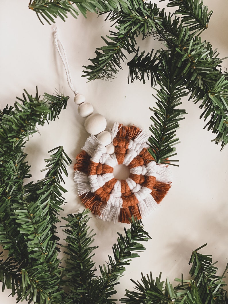 Candy Cane Christmas Ornaments Set of 4 / Macrame Ornaments / Christmas Decorations / Unique Gifts / Holiday / Stocking Stuffers / Decor 画像 2