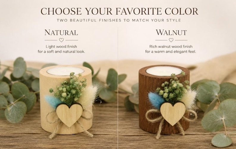 Pu&ograve; includere: Due portacandele cilindrici in legno, uno con finitura naturale chiara e uno con finitura in noce scuro. Ognuno presenta un piccolo cuore in legno, un fiocco di spago e una decorazione con gipsofila verde ed erbe essiccate blu e bianche.