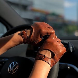 Handmade Italian Leather Fingerless Driving Gloves: Custom Colors