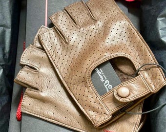 Driving Gloves Italian Lambskin leather, Taupe & Other Colors. Timeless Luxury for Classic Car Lovers