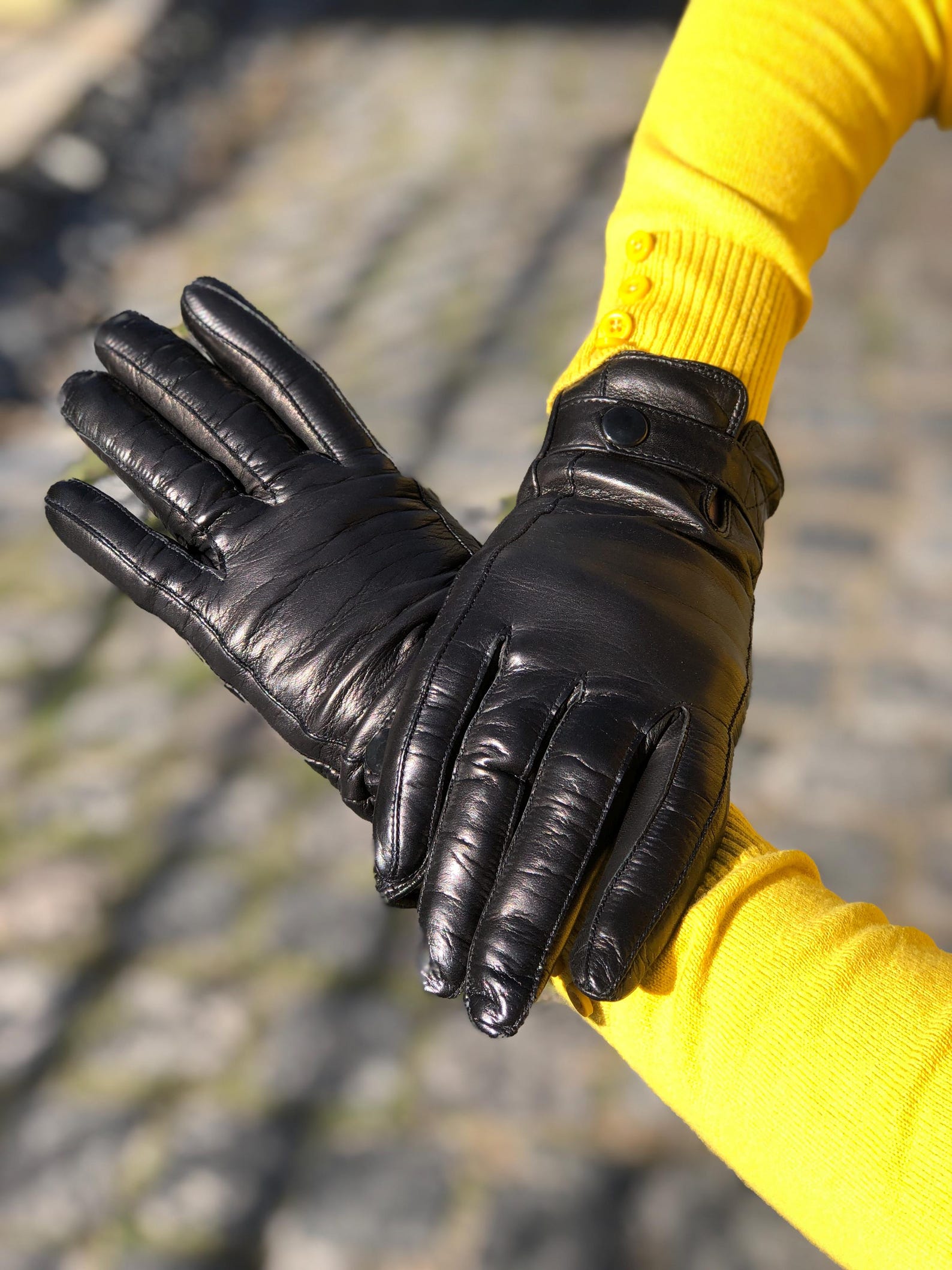 HER GLOVES / BLACK LEATHER