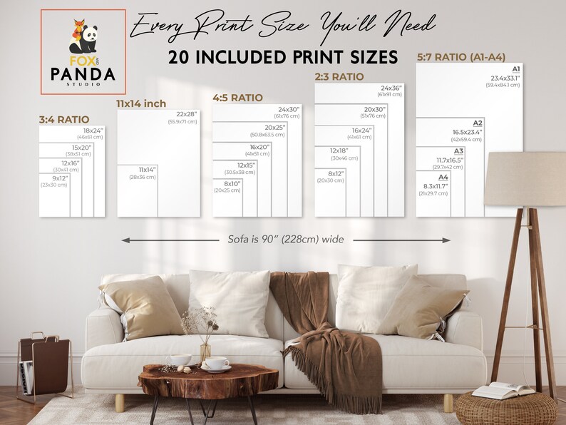 K&ouml;nnte beinhalten: Bild mit verschiedenen Druckgr&ouml;&szlig;en, darunter 28x36 cm, 60x91 cm und A1-A4 Formate. Der Text "Every Print Size You'll Need" und "20 INCLUDED PRINT SIZES" sind zu sehen. Ein Sofa ist 228cm breit.