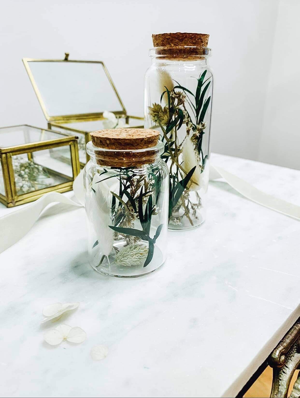 Bouteille en Verre Composée de Fleurs Séchées et Stabilisées Couleur Naturelle