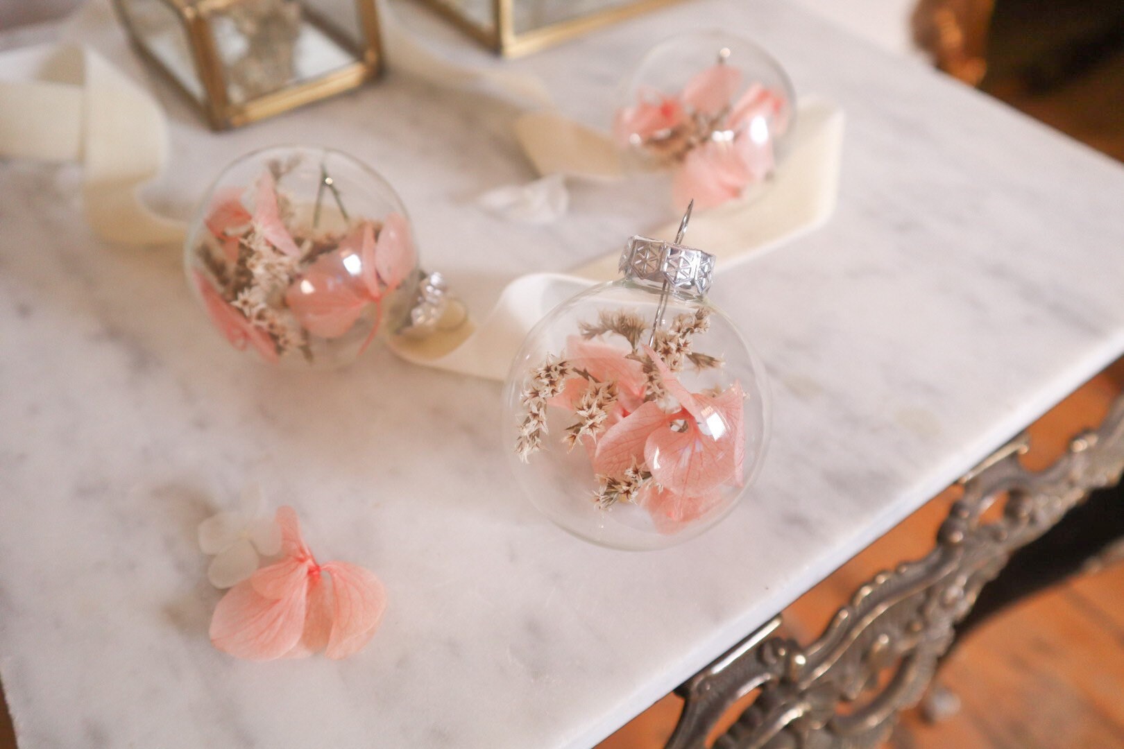 Trio Boules de Noël en Fleurs Séchées Hortensias Rose