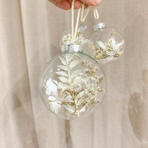 Bolas navideñas hechas de flores secas / Regalos navideños / Bolas navideñas / Decoración navideña