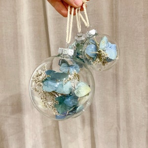 Christmas balls made of dried blue hydrangea flowers / Christmas gifts / Christmas balls / Christmas decoration