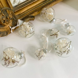 Conjunto de 7 bolas navideñas / bolas navideñas en flores / bolas navideñas / flores secas / centro de mesa en flores secas