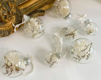 Set of 7 Christmas baubles / Christmas baubles in flowers / Christmas baubles / dried flowers / centerpiece in dried flowers