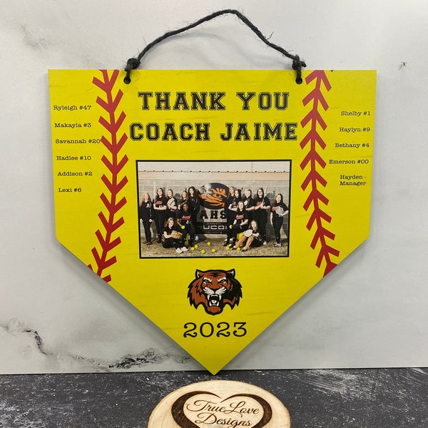 Personalized Softball Coach Gift, End of Season Manager Gift, Team Gift, Team Photo Hanging Wooden Plaque, Teammate Roster List