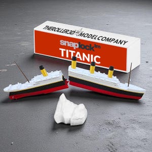 Titanic Action Model: 12&quot; Split & Reconnect, Interactive History Toy