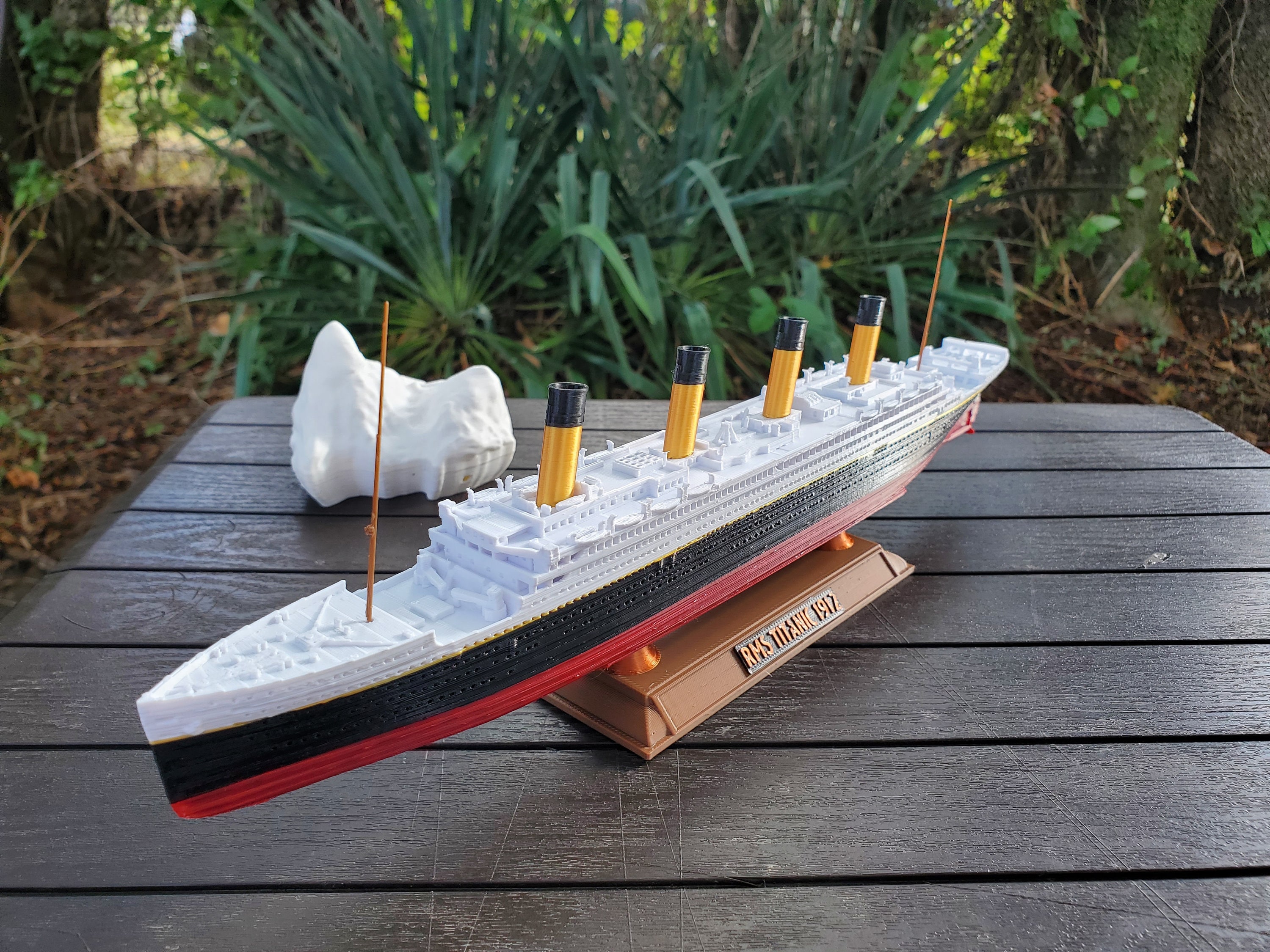 RMS タイタニック号（氷山付き）12インチモデル（TheRoller3d製