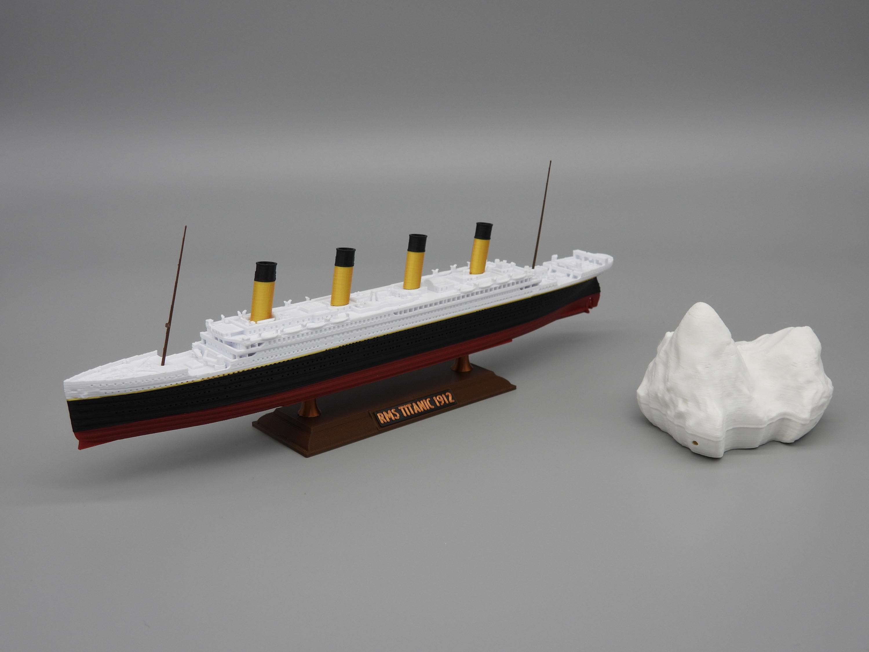 RMS タイタニック号模型、非常に精巧な12インチ、氷山付き - Etsy 日本