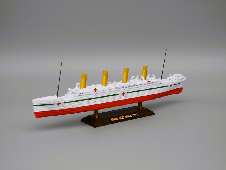 HMHS Britannic Model 2019 Design by TheRoller3d, 1 Foot in Length image 3