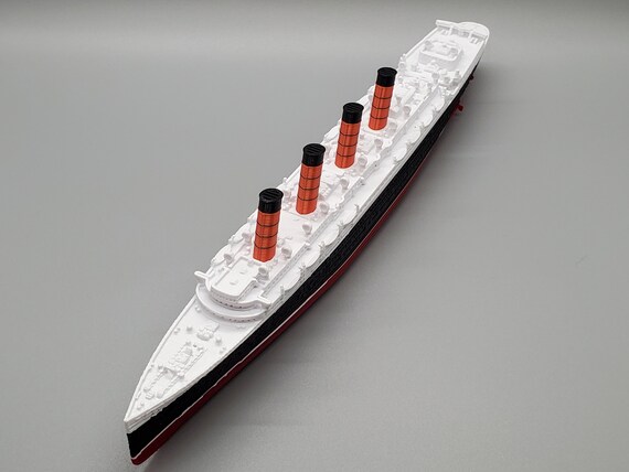 Scale model of the ship 1:1250 RMS Oceanic 