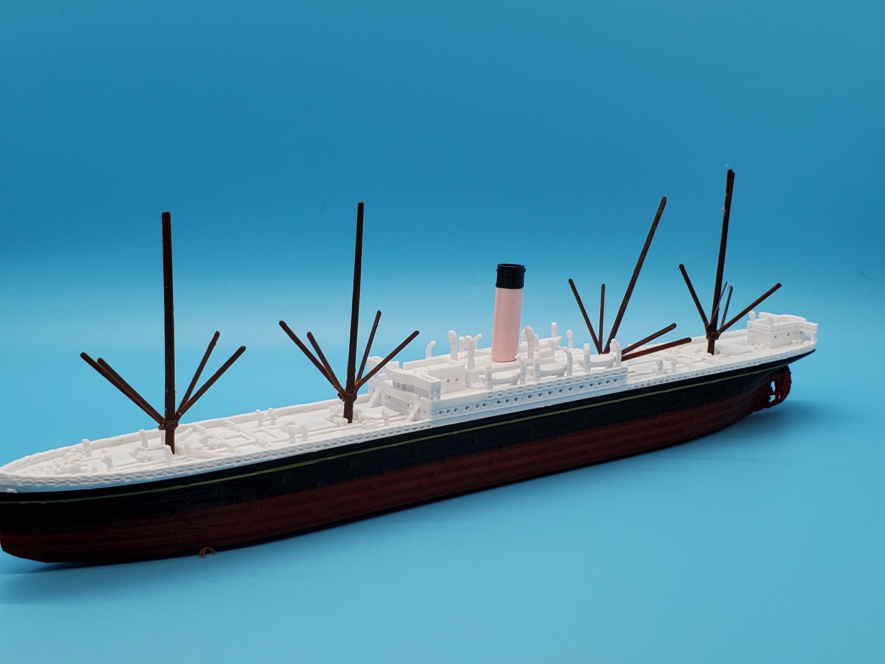 タイタニック模型 Amazon | ドイツレベル 1/400 レベルテクニックシリーズ RMS