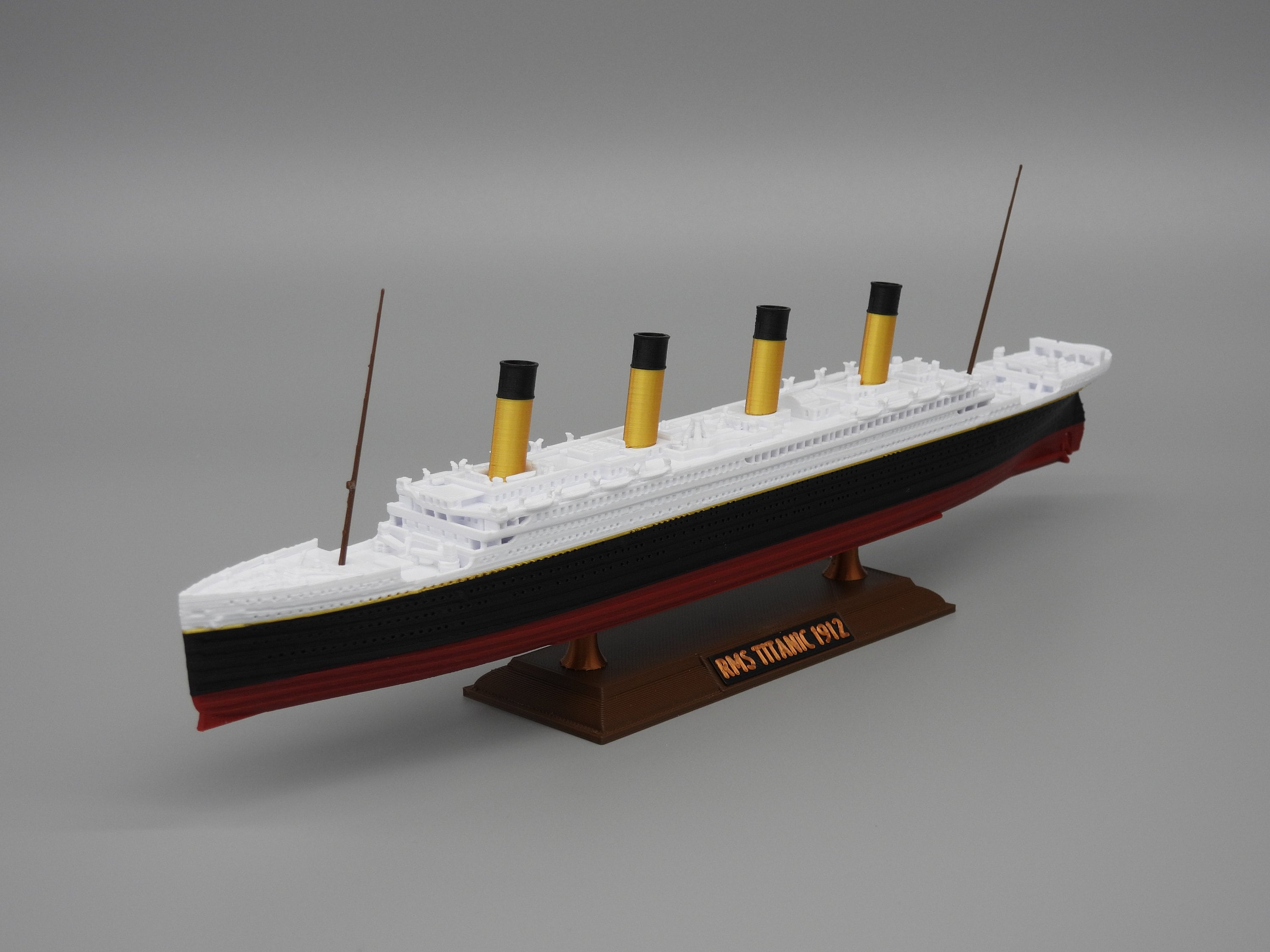 RMS タイタニック号（氷山付き）12インチモデル（TheRoller3d製