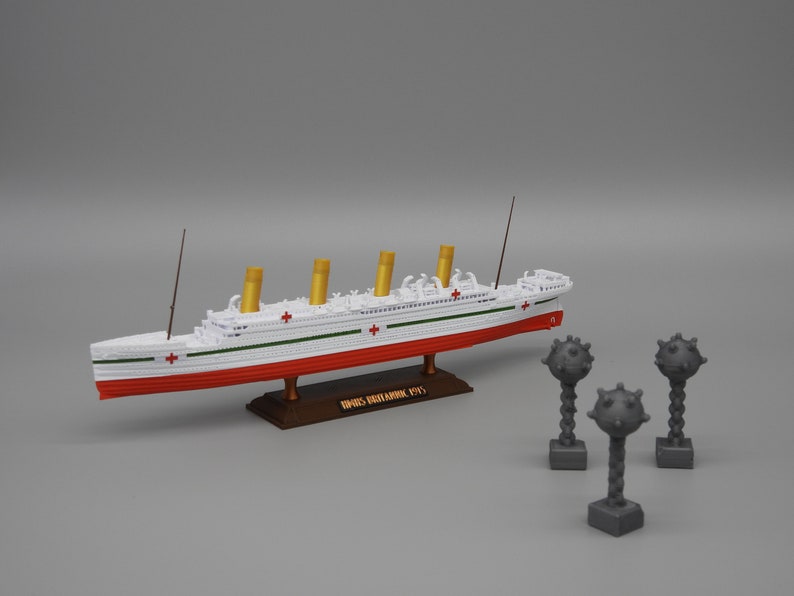 HMHS Britannic Model 2019 Design by TheRoller3d, 1 Foot in Length image 2