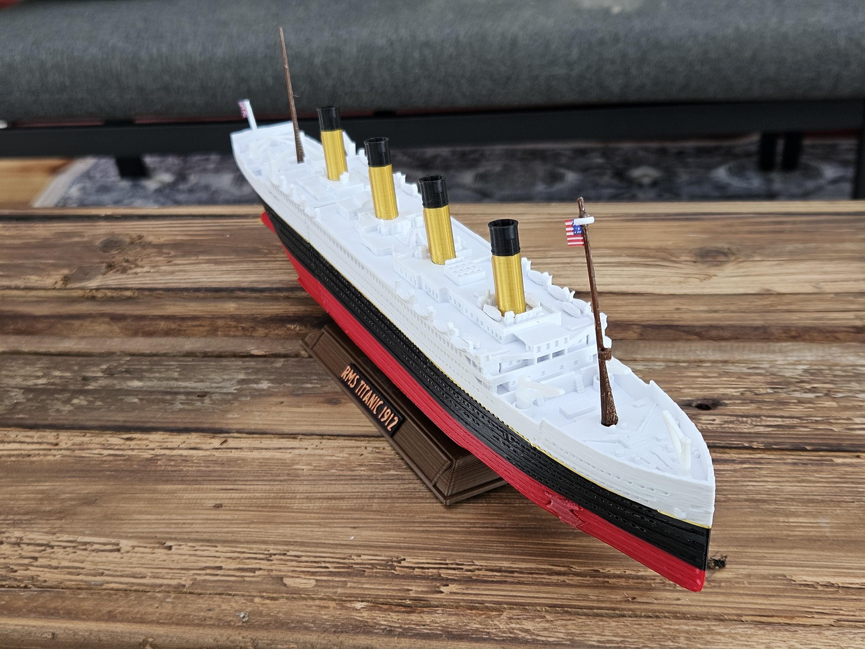 【未使用】タイタニック号　模型　ライト付き　リアル　船 特大 80cm 完成済み 木製模型 TITANIC タイタニック号 豪華客船 LED