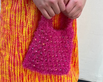 String Him Along Bead Bag | beaded crochet bag pattern, easy crochet pattern, spring / summer crochet pattern