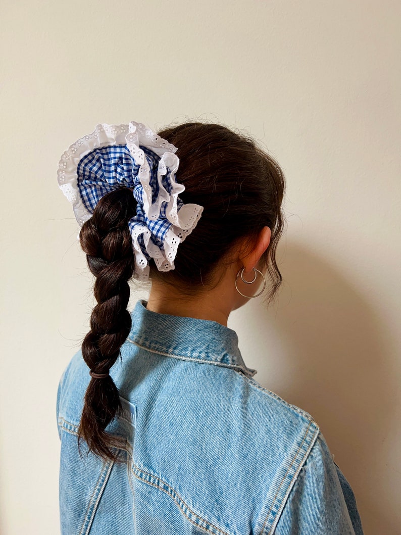 fluffy scrunchie sewing pattern two ways to sew your own good squish inspired scrunchies oversized, frilly, lacey scrunchie tutorial image 1