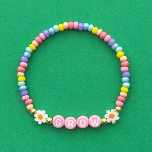 Grow Daisy Beaded Bracelet