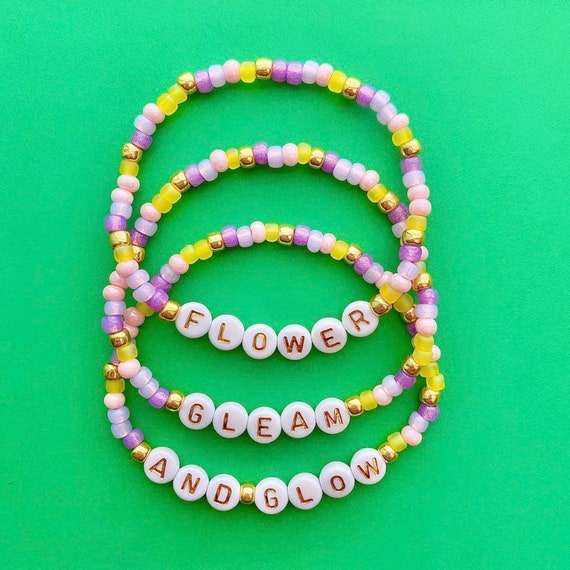 How To Make Beaded Bracelets (In 2 Minutes) - Savvy Homemade