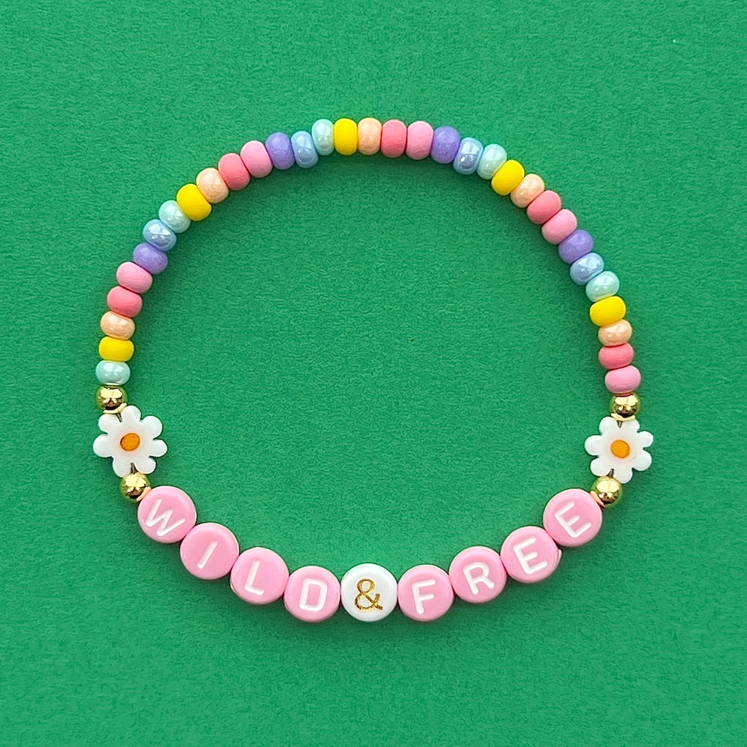 Wild & Free Daisy Beaded Bracelet - Etsy