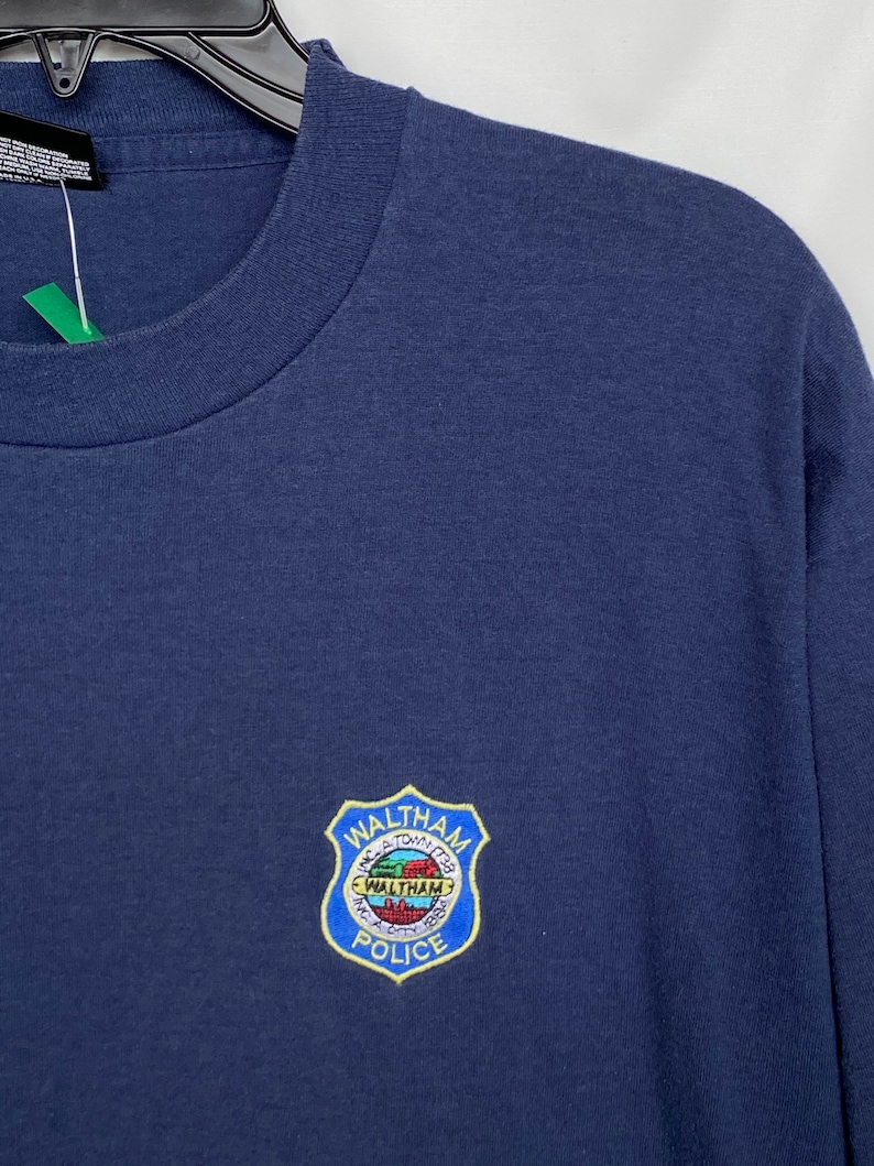 Vintage Fruit of loom Waltham police embroider T-shirt XL