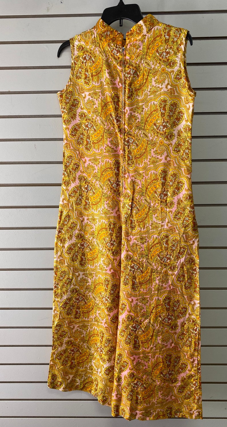 60\u2019s leisure Lady loungewear jumpsuit w ruffles and pockets